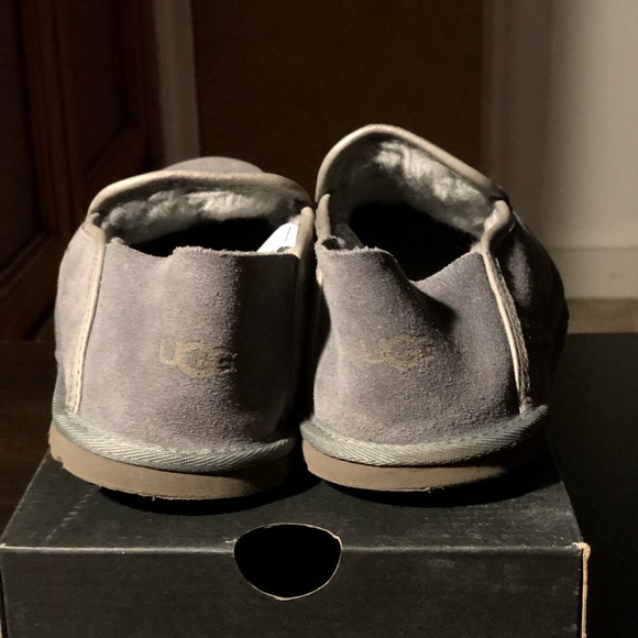 Men’s Grey UGG slippers - Picture 3 of 6